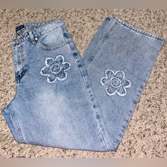 Cali1850 Denim - Women’s Cali1850 Light Blue Floral Embroidered Women's Jeans Size 11